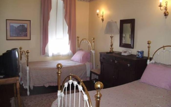 Leesburg Colonial Inn