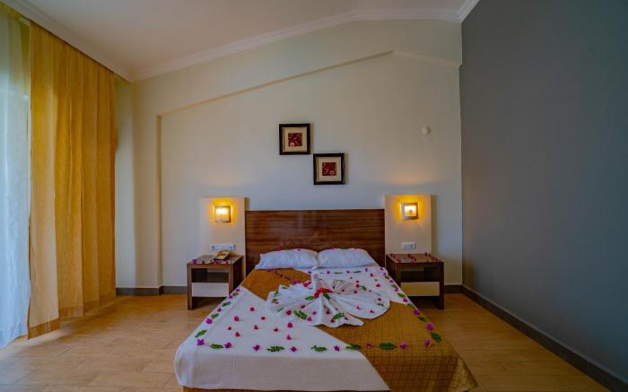 SENZA GARDEN HOLIDAY CLUB