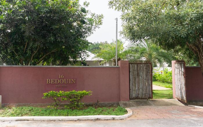 16 Bedouin 
