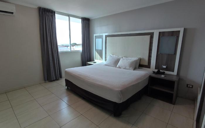 Hotel Bahia Suites
