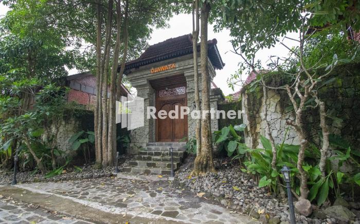 Djawata Resort & Gallery near Desa Wisata Kasongan Yogyakarta RedPartner