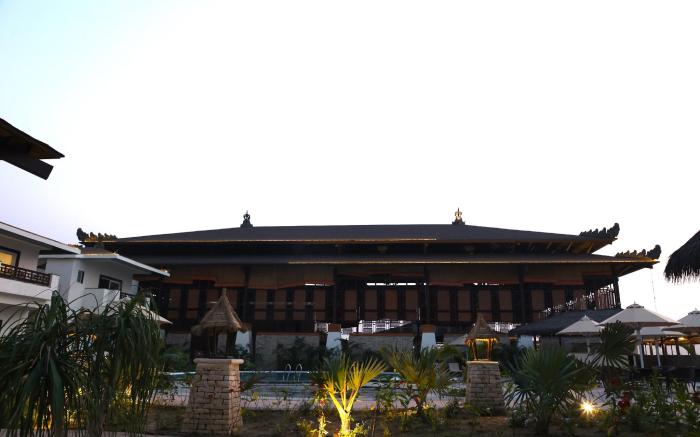 Shyama Sarovar Portico