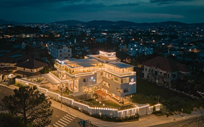 CALIFORNIA HOTEL