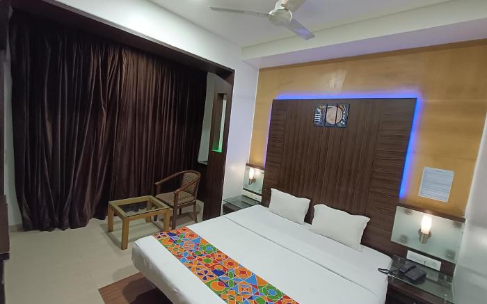 Rapid Lakme Executive Hotel