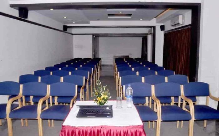 Rapid Lakme Executive Hotel