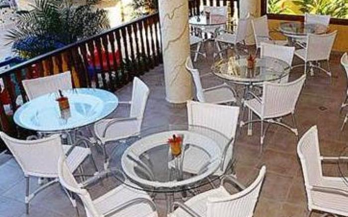 Beach Hotel Cambury