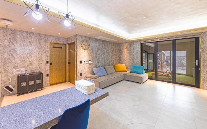 Chuncheon Poolhouse Epop