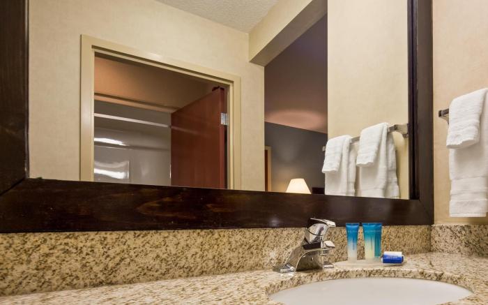 Best Western Plus Berkshire Hills Inn and Suites
