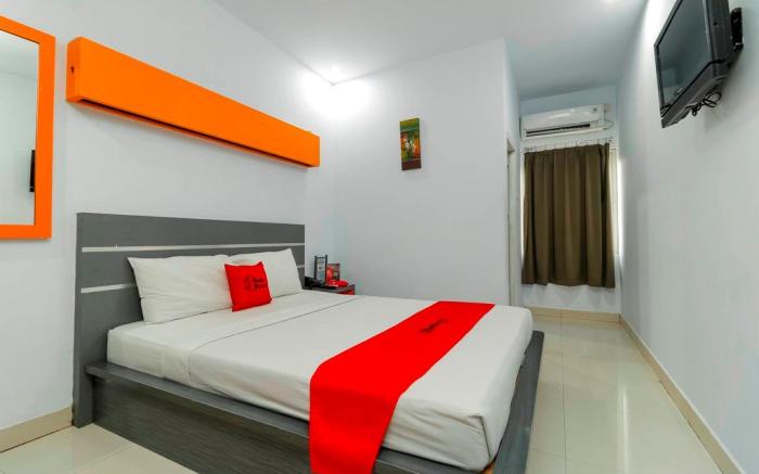 RedDoorz near Manado Town Square