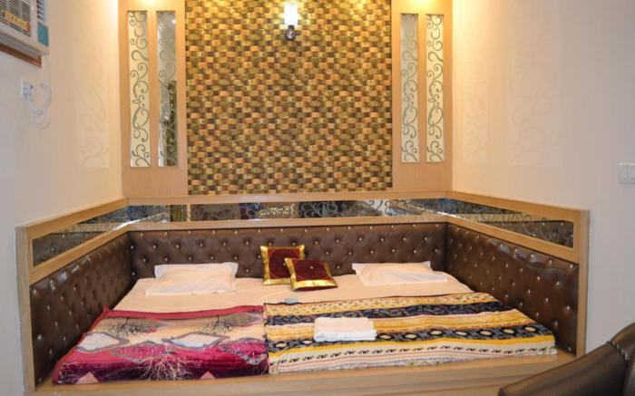 Taj Square A luxurious family homestay