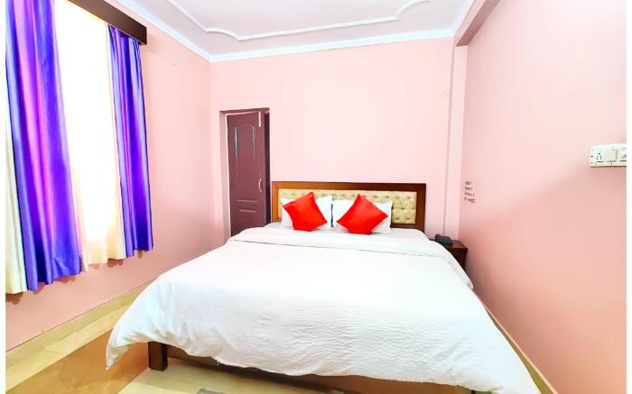 Goroomgo Hill View Homes Near Near Mall Road Bhimtal