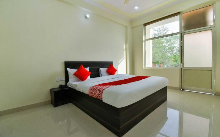 Hotel O Arjun Palace