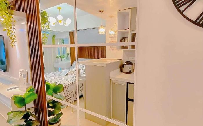 City & Arayat view WiFi Netflix by J&M Staycation 