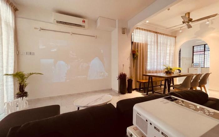 Elegant Art Deco Home with Garden @ Bukit Mertajam