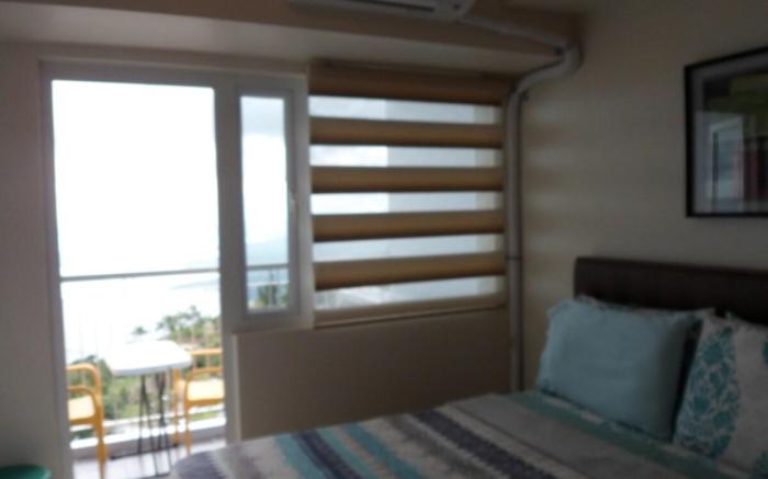 Blowing in the Wind - Deluxe Lake View Apartment