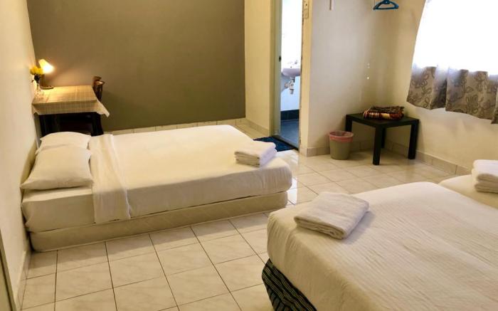 BENTONG MAKMUR GUESTHOUSE - QUEEN ROOM M2