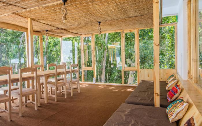Gutur Glasswood Hostel - Outdoor Community Loft