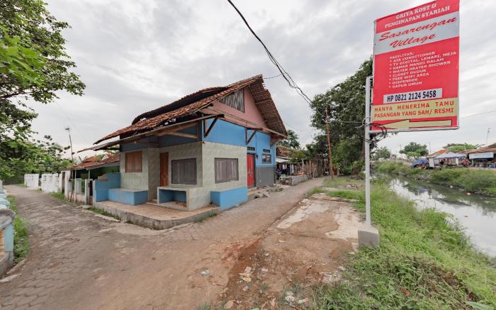 RedDoorz Syariah near Alun Alun Ciledug Cirebon