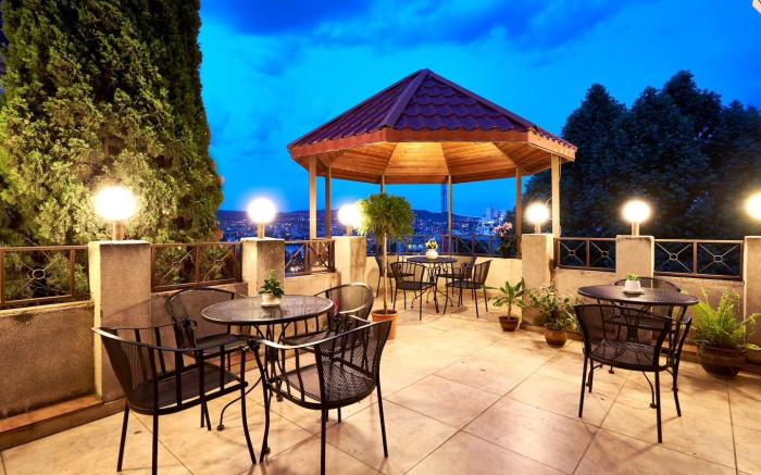 Iliani Hotel
