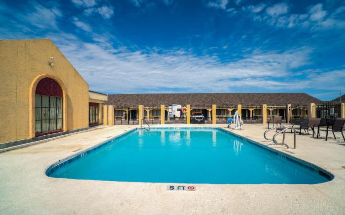 Aransas Bay Inn & Suites Aransas Pass/Corpus Christi, TX By OYO