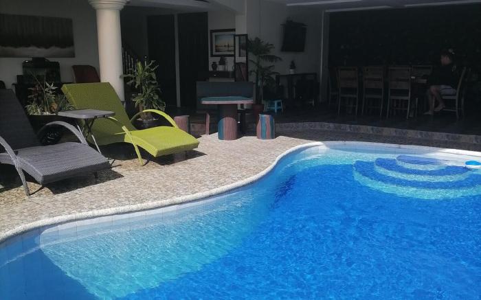 Avana Hills Tagaytay Villa