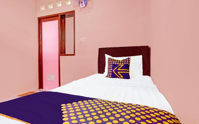 SPOT ON 91932 Guest House Mustika Syariah Near alun alun kota purwokerto