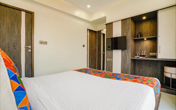 FabHotel Poona Royal