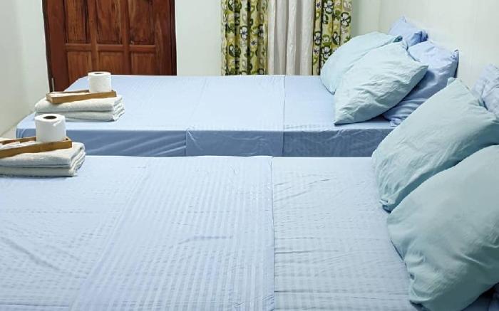 FAMILY/BARKADA COMFY ROOM W/ BEACH GETAWAY