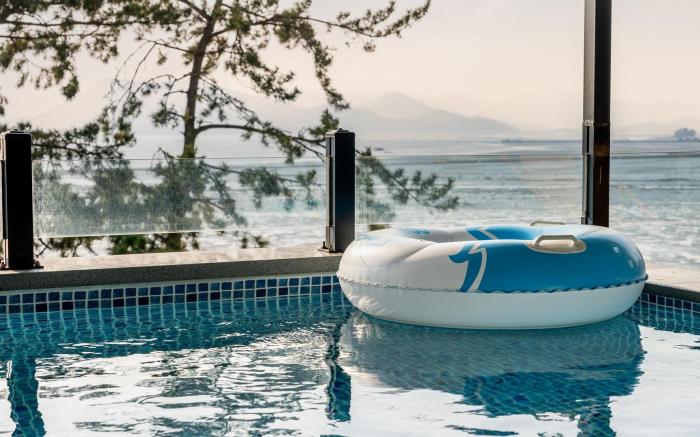 Yeosu Fisterra Spa Poolvilla