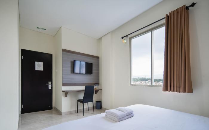 Cove West Inn Cihampelas