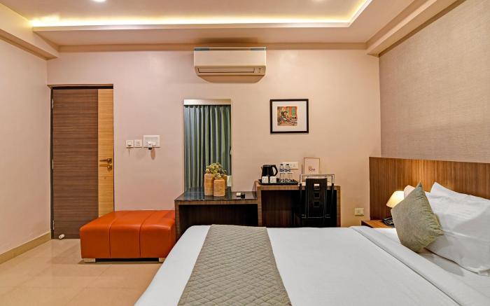 FabHotel Kzar Select - 2km from Park Street