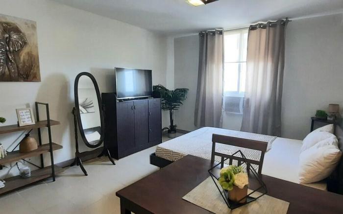 Cozy Studio near Beaches w/ Wifi, Netflix & pool