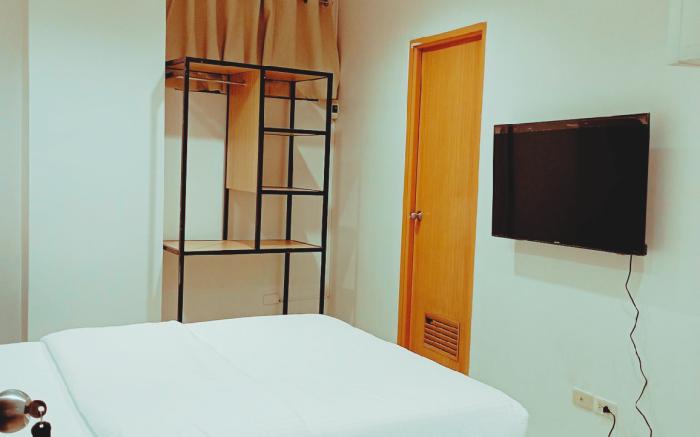 CLEAN AND AFFORDABLE | STUDIO MAKATI 202