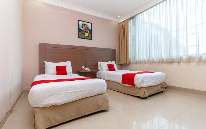 RedDoorz Premium @ Hotel Ratu Residence