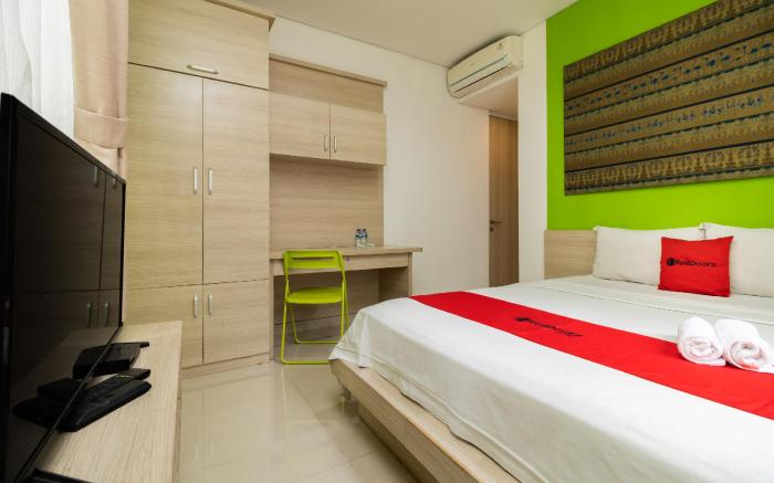 RedDoorz Syariah near Prasetya Mulya Cilandak Campus