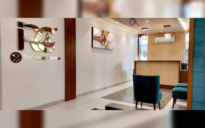 Hotel Red Chillee Restro