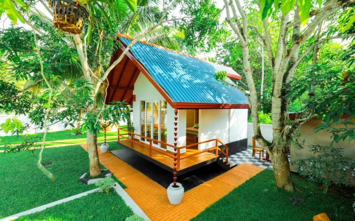 Kurumba Luxury Cabin