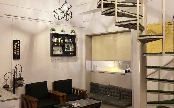 Entire 1BHK Penthouse with Private Terrace 4th Flr