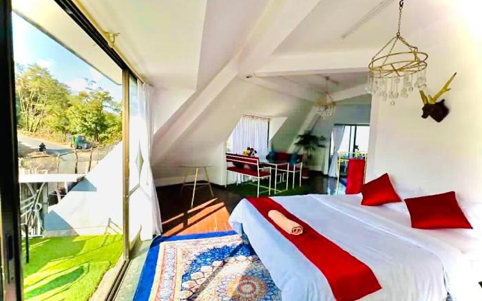 brookside villa crystal pyramid house