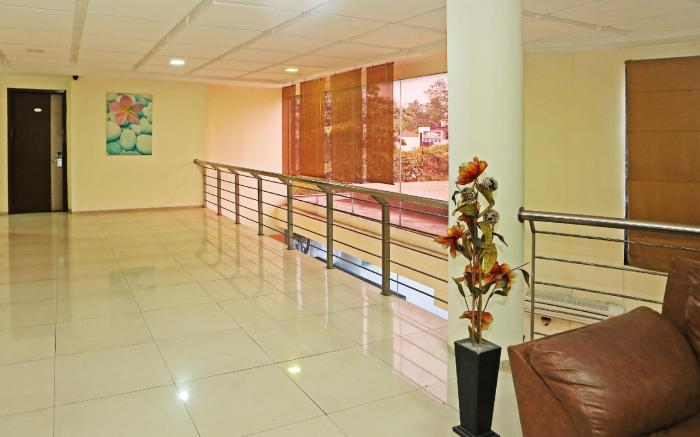 Super OYO Townhouse OAK Hotel Fiducia Serpong