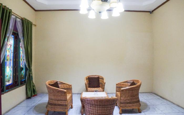 OYO 92075 Sky Residence Mawar