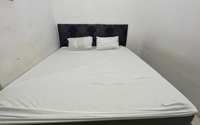 OYO 92100 Kost Biru