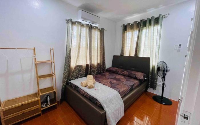 Modern Cozy 3BR Vacation House along Tagaytay Rd 