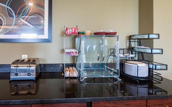 Cobblestone Inn & Suites - Eaton