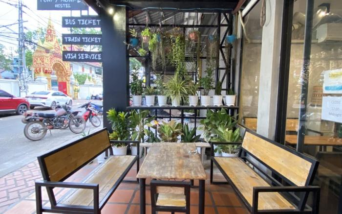 Funky Monkey Cafe & Hostel
