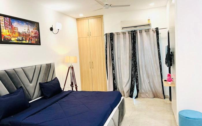Luxury 2Bedroom Suite BY NOIDA SUITES
