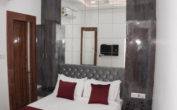 Shri Govindam Hotel