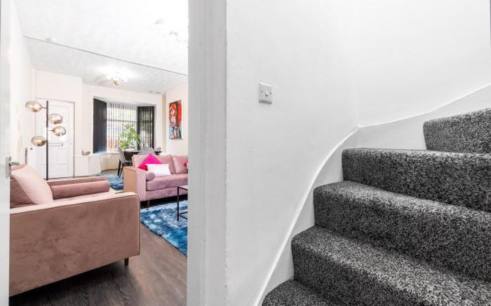 Spacious 2 bed house with free on street parking