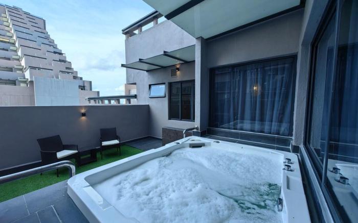 Attic✦ Honeymoon suites Private Pool [Netflix] #76