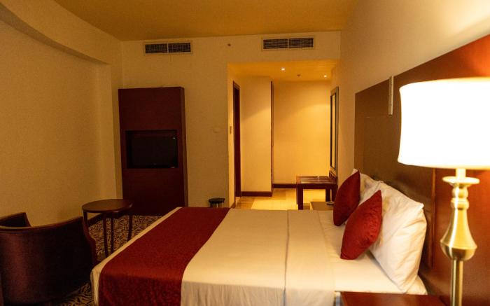 MRA GRAND HOTEL